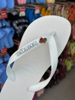 Havaianas Top Branca + Escrita Prata + Capivara Marrom