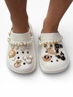 Babuche Moleca Branco Off Personalizada 01