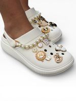 Babuche Moleca Branco Off Personalizada 01