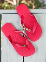 Havaianas Top Vermelho + Pins Tucano, Coqueiro, Abacaxi, Coco, Brasil