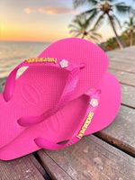 Havaianas Top Rosa Flux + Escrita Dourada + Flor Cerejeira