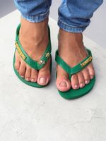 Havaianas Top Verde + Escrita Dourada + Bandeira Brasil e Tucano