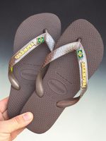 Havaianas Top Café+ Escrita Dourada + Bandeira Brasil
