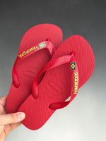 Havaianas Top Vermelha + Escrita Dourada + Bandeira Brasil
