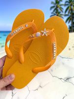 Havaianas Top Amarelo + Escrita Dourada + Estrela, Concha, Tartaruga e Ponto de Luz