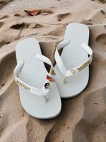 Havaianas Top Branco + Escrita Dourada + 3 Meninas Super Poderosas +  Coração Strass