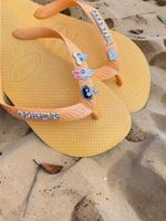 Havaianas Top Amarelo + Escrita Dourada + 3 Meninas Super Poderosas +  Coração Strass