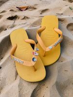 Havaianas Top Amarelo + Escrita Dourada + 3 Meninas Super Poderosas +  Coração Strass