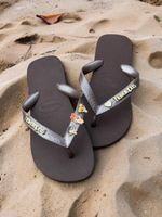 Havaianas Top Café + Escrita Dourada + 3 Meninas Super Poderosas +  Coração Strass