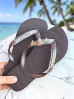 Havaianas Top Café + Escrita Dourada + 3 Meninas Super Poderosas +  Coração Strass
