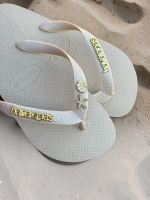 Havaianas Top Areia + Escrita Dourada + Concha e Estrela Peroladas