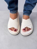 Chinelo Petite Jolie Smash PJ6812II Creme