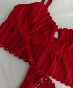 Conjunto lingerie Lívia - Cropped de renda e tanga regulável - Vermelho