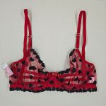 Conjunto Vermelho em Tule Bordado com Corações | Sutiã com Aro Sem Bojo