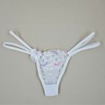 Calcinha Fio Dental em Renda com Tiras Duplas - Branco