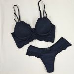 Conjunto de Cropped em Renda Meury - Preto