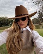 Chapéu Cowboy - Fita Camurça Tacha Dourada 