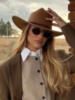 Chapéu Cowboy - Fita Camurça Tacha Dourada 