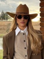 Chapéu Cowboy - Fita Camurça Tacha Dourada 