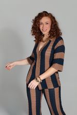 Camisa Tricô Listrada Marrom