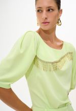 Blusa Crepe Decote Bordado