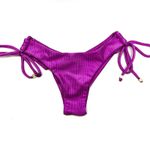 Calcinha Asa Delta Tiras Fucsia Canelado Antigo