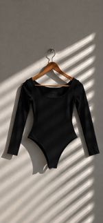 Body Manga Longa Decote Quadrado Preto