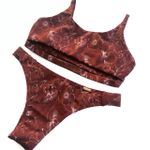 Conjunto Ousadia Estampa Folhagem Bordô