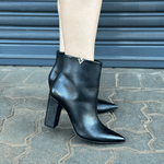 BOTA SCHUTZ TRIANGLE SALTO BLOCO COURO PRETA S2072700130006