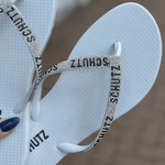 CHINELO SCHUTZ REDONDO CRISTAIS LOGO BRANCO S2063200290002