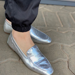 LOAFER SCHUTZ COURO PRATA 