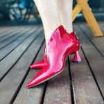 BOTA CECCONELLO VERNIZ CANO CURTO VERMELHO 