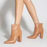 BOTA SCHUTZ SALTO BLOCO COURO AMÊNDOA