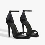 SANDÁLIA SCHUTZ GISELE SALTO ALTO NOBUCK PRETO