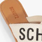 SANDALIA SCHUTZ RASTEIRA X LOGO BRANCA   