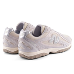 Tênis New Balance 204L