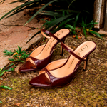 Mule Luiza Barcelos Salto Alto Verniz