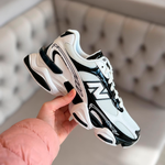 Tênis New Balance 9060 R Preto e Branco