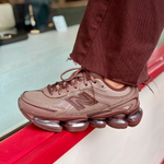 Tênis New Balance 2000L Marrom