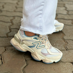 Tênis New Balance 9060 Azul e Bege