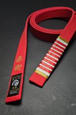 MATSU OBI GRAND MASTER COM PONTEIRA E GRAUS - Faixa Vermelha Premium - ALGODÃO