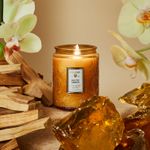 Mini Vela Pote Vidro 50H Relevo Baltic Amber Voluspa 