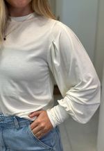 Blusa feminina manga longa detalhe ombro Lunender | Off White 