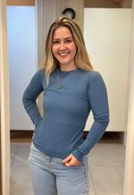 Blusa feminina básica manga longa gola média Lunender | Azul 