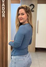 Blusa feminina básica manga longa gola média Lunender | Azul 
