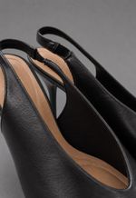 Scarpin slingback salto agulha Beira rio | preto