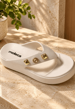 Chinelo flatform com detalhes Moleca | off white 