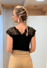 Blusa sem manga com renda e decote drapeado Amaram | preto