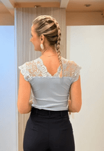 Blusa sem manga com renda e decote drapeado Amaram | azul