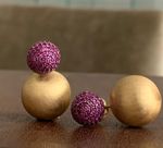 Brinco Meia Bola Pavê de Rubi e Bola fosca Ouro Amarelo 